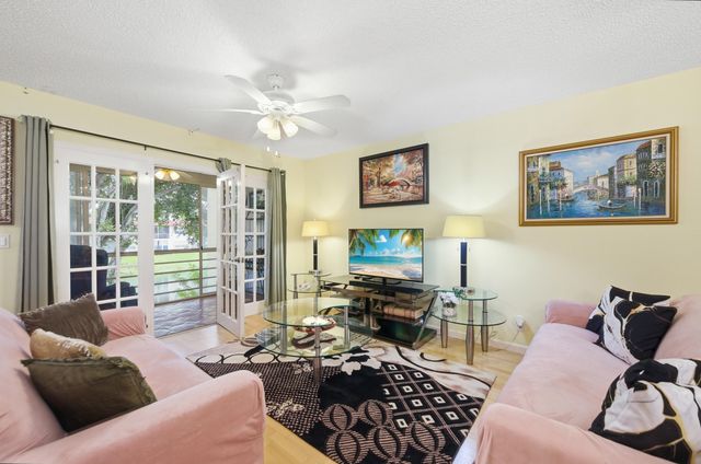 112 Lake Anne Drive, West Palm Beach, FL 33411