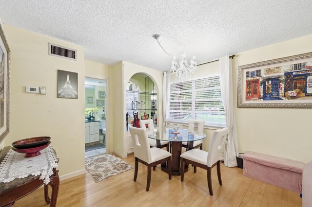 112 Lake Anne Drive, West Palm Beach, FL 33411