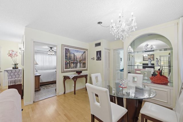 112 Lake Anne Drive, West Palm Beach, FL 33411