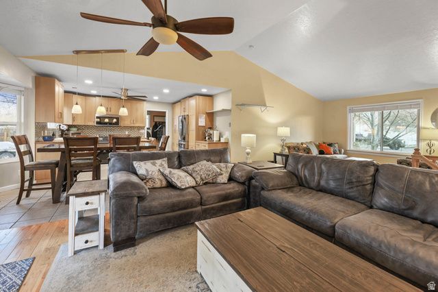 3071 S FERNBUSH DR, Magna, UT 84044