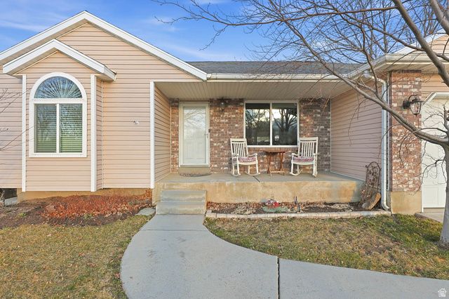 3071 S FERNBUSH DR, Magna, UT 84044