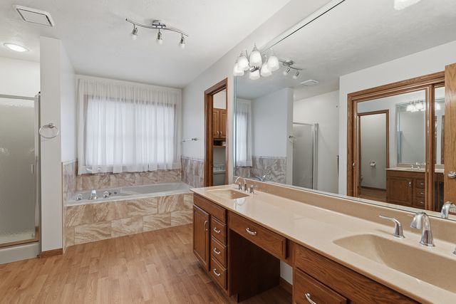 1924 Brierwood Lane, Port Byron, IL 61275