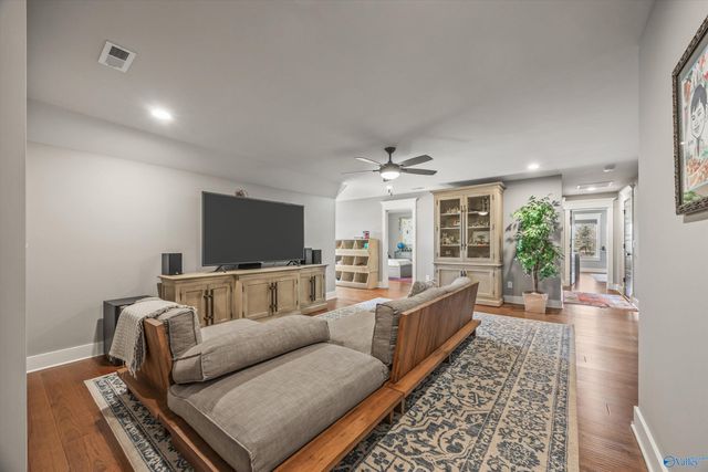 1 Scenic Loop Road, Huntsville, AL 35803