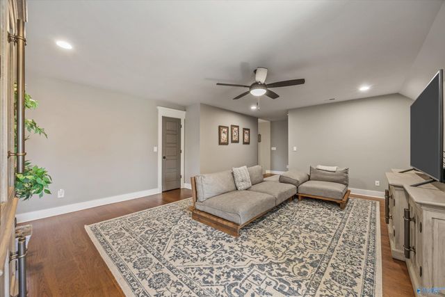 1 Scenic Loop Road, Huntsville, AL 35803