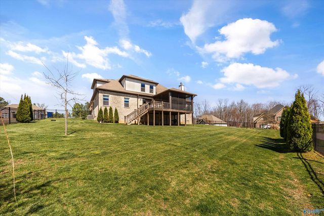 1 Scenic Loop Road, Huntsville, AL 35803