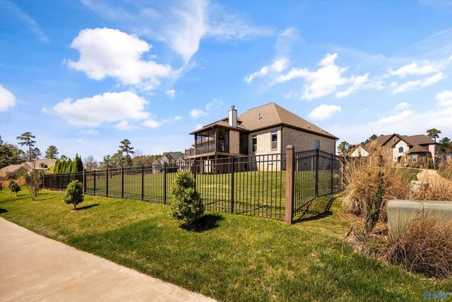 1 Scenic Loop Road, Huntsville, AL 35803