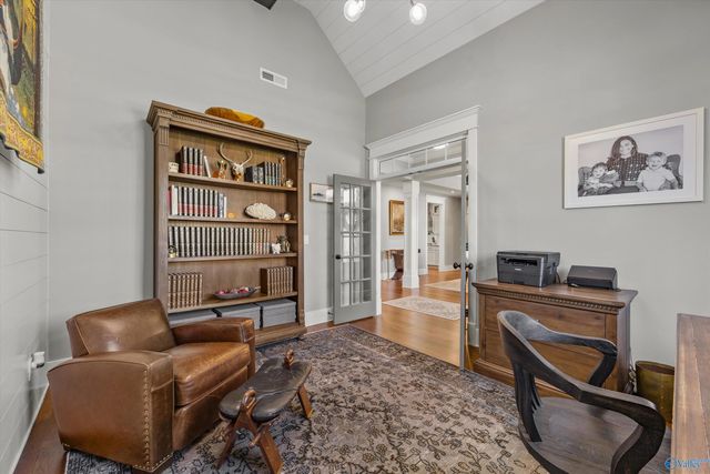 1 Scenic Loop Road, Huntsville, AL 35803