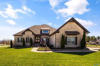 1 Scenic Loop Road, Huntsville, AL 35803