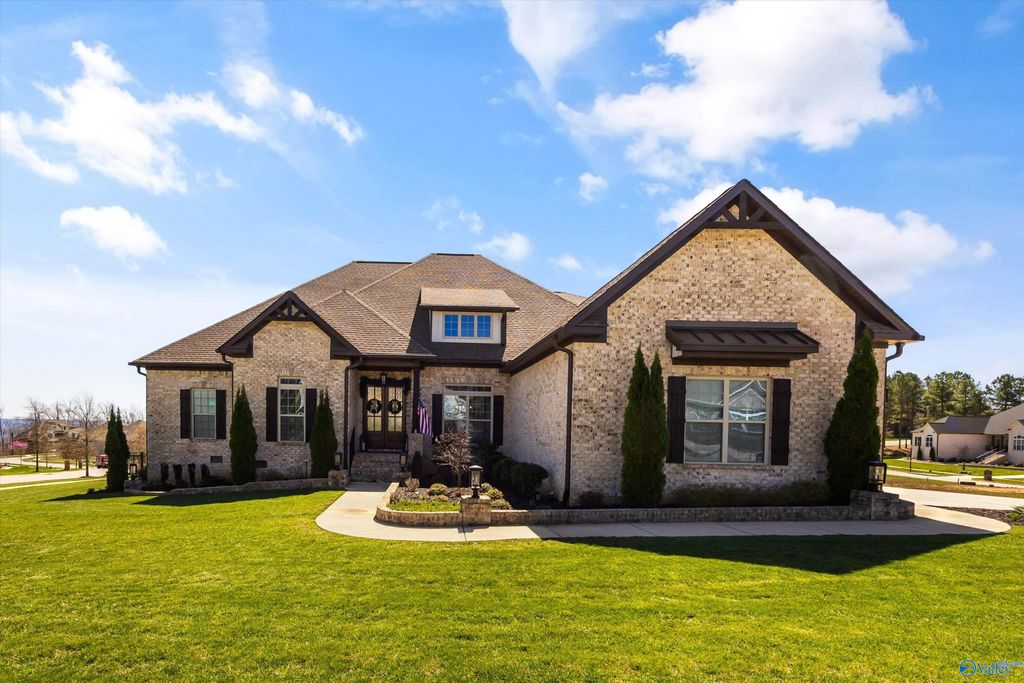 1 Scenic Loop Road, Huntsville, AL 35803