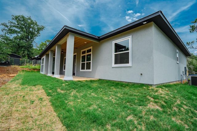 112 Heleakala DR, Bastrop, TX 78602