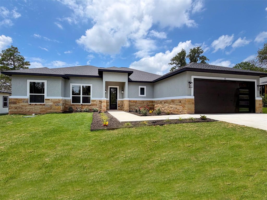 112 Heleakala DR, Bastrop, TX 78602