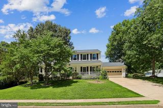 900 BARKER HILL RD, Herndon, VA 20170