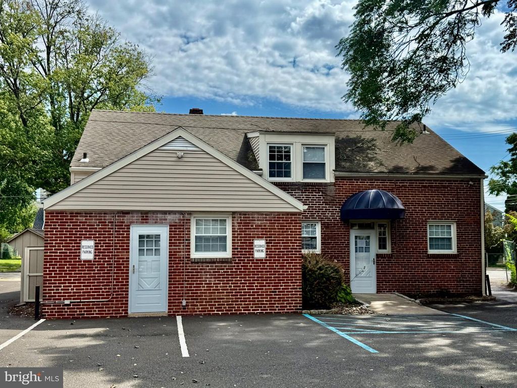 8014 BURHOLME AVE, Philadelphia, PA 19111 — exterior