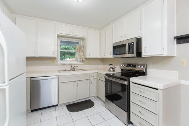 2761 Ball Ct, Turlock, CA 95382