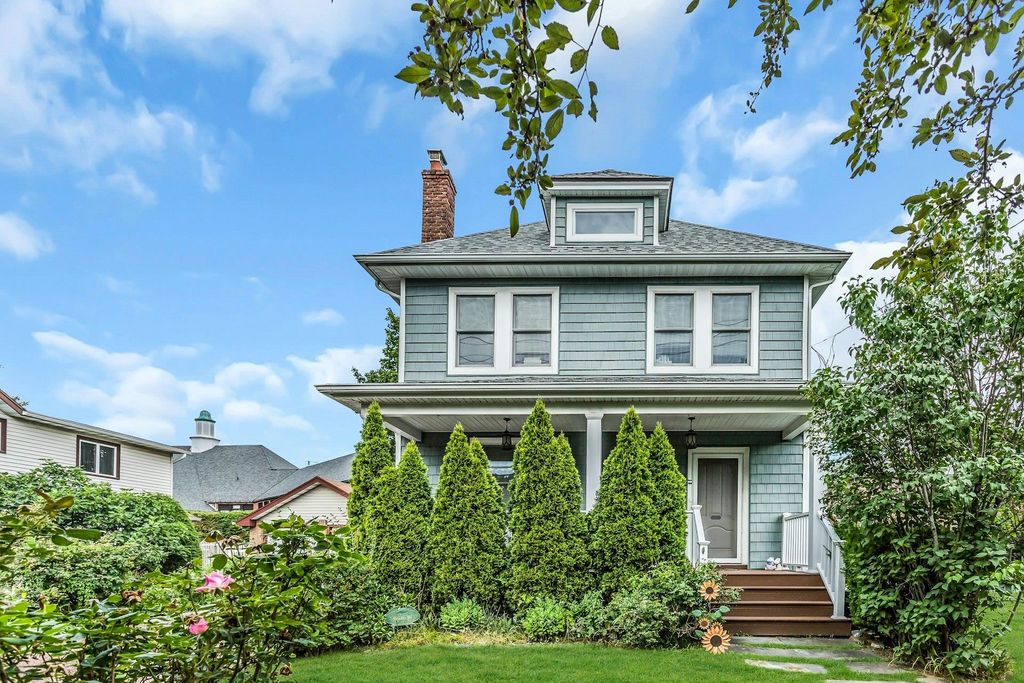 7 Bogart Avenue, Port Washington, NY 11050