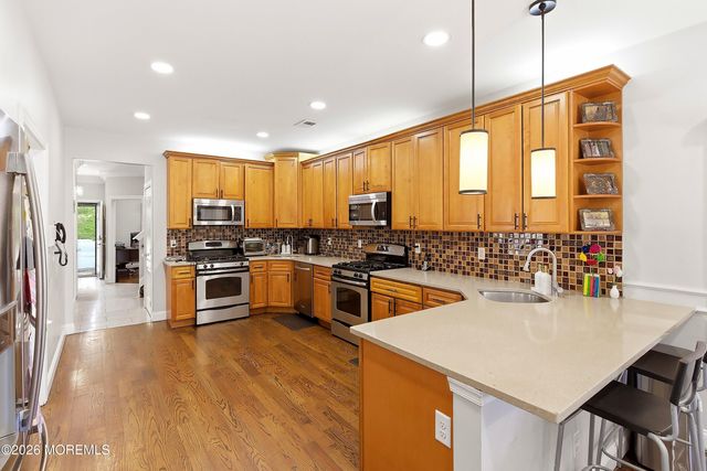 13 Treeside Lane, Lakewood, NJ 08701