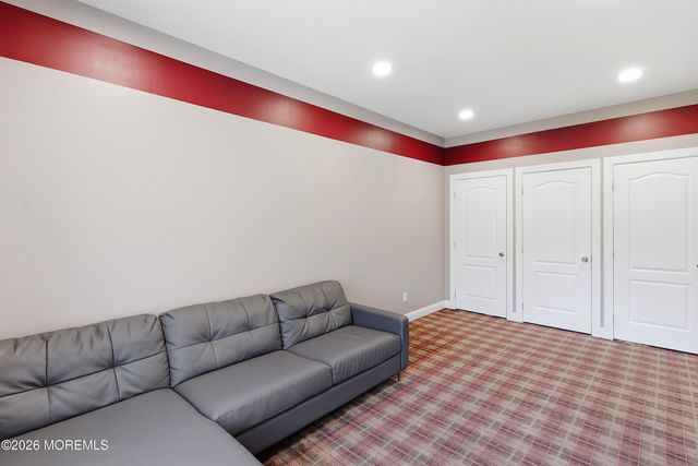 13 Treeside Lane, Lakewood, NJ 08701
