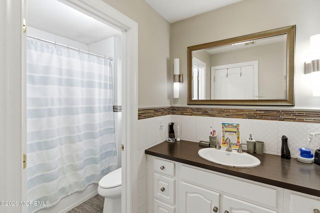 13 Treeside Lane, Lakewood, NJ 08701