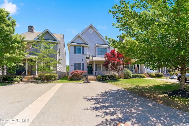 13 Treeside Lane, Lakewood, NJ 08701