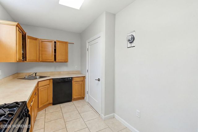 13 Treeside Lane, Lakewood, NJ 08701