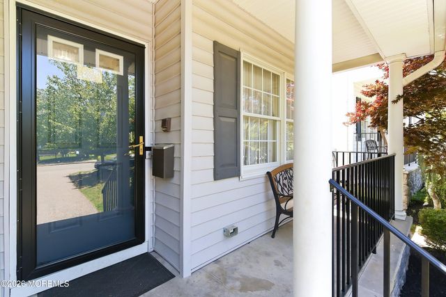 13 Treeside Lane, Lakewood, NJ 08701