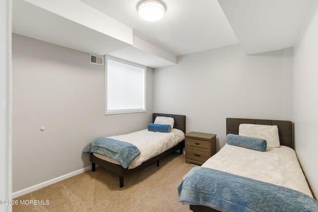 13 Treeside Lane, Lakewood, NJ 08701