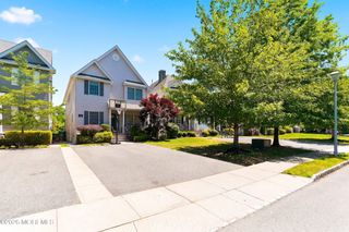 13 Treeside Lane, Lakewood, NJ 08701