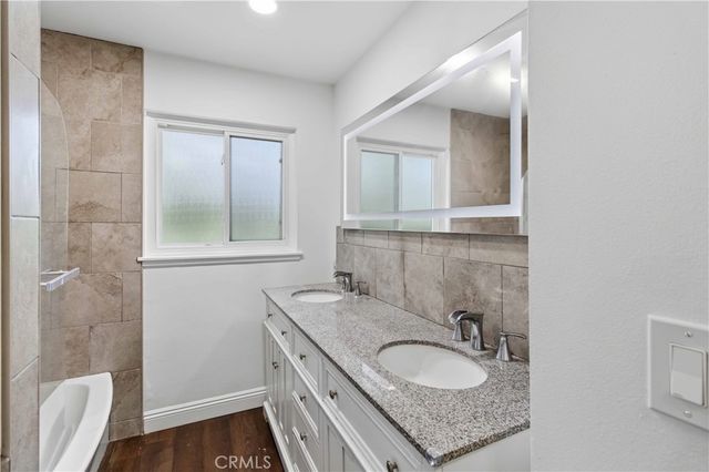 23020 Haynes, West Hills, CA 91307