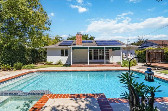 23020 Haynes, West Hills, CA 91307