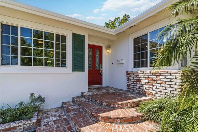 23020 Haynes, West Hills, CA 91307
