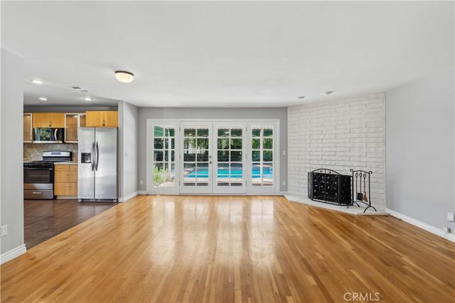 23020 Haynes, West Hills, CA 91307