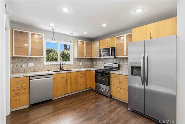 23020 Haynes, West Hills, CA 91307
