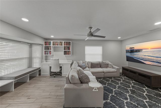 7616 S SHERRILL STREET, Tampa, FL 33616