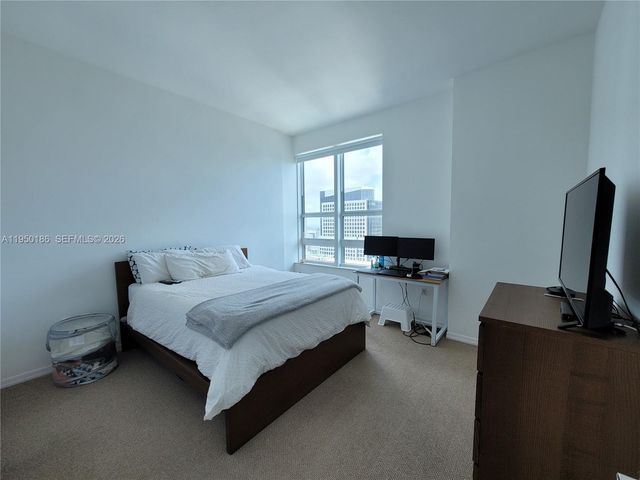 950 Brickell Bay Dr 4108, Miami, FL 33131