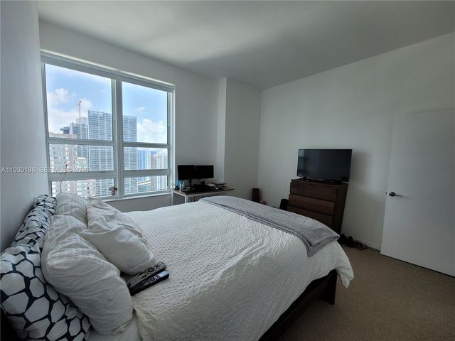 950 Brickell Bay Dr 4108, Miami, FL 33131