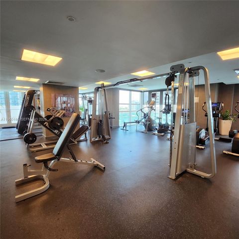 950 Brickell Bay Dr 4108, Miami, FL 33131