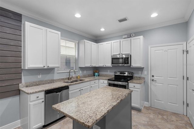 423 AURORA WAY, Oldsmar, FL 34677