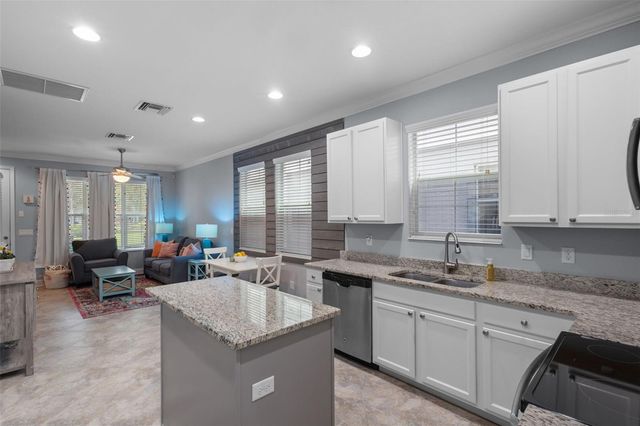 423 AURORA WAY, Oldsmar, FL 34677