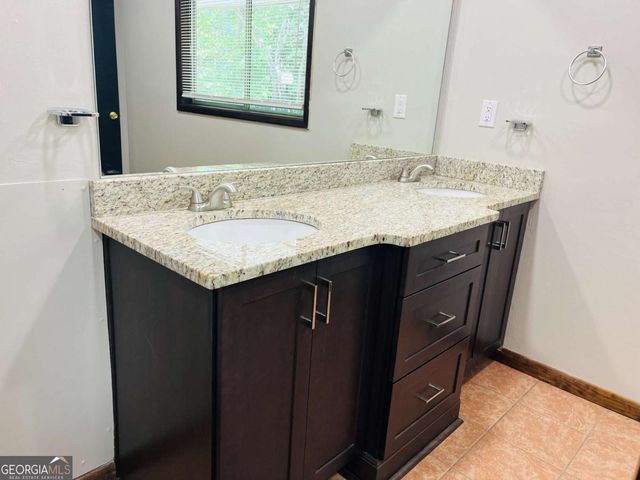 163 Old Norton Road, Fayetteville, GA 30215