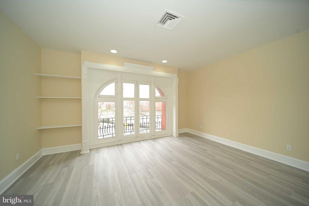 1816 W GIRARD AVE, Philadelphia, PA 19130