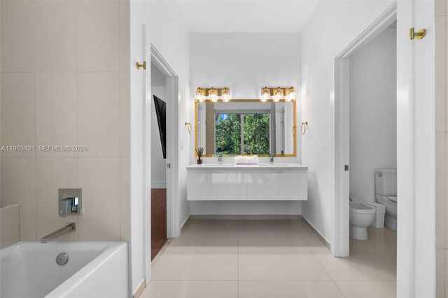 18935 Atlantic Blvd, Sunny Isles Beach, FL 33160