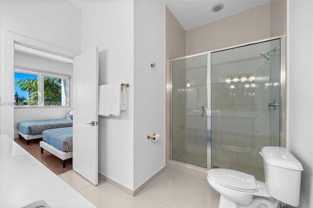 18935 Atlantic Blvd, Sunny Isles Beach, FL 33160