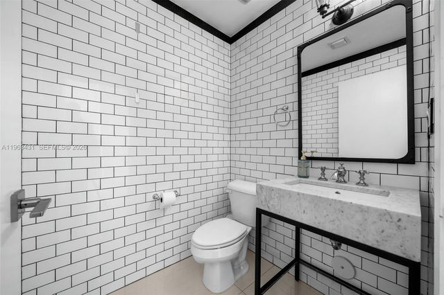 18935 Atlantic Blvd, Sunny Isles Beach, FL 33160