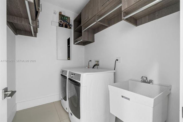 18935 Atlantic Blvd, Sunny Isles Beach, FL 33160