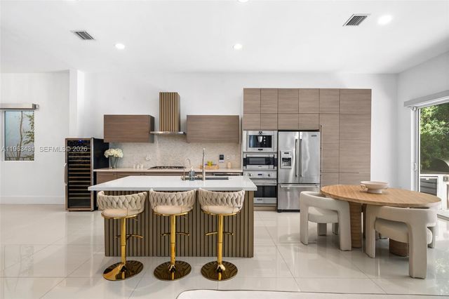 18935 Atlantic Blvd, Sunny Isles Beach, FL 33160