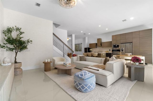 18935 Atlantic Blvd, Sunny Isles Beach, FL 33160