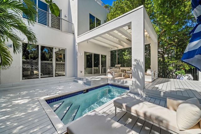 18935 Atlantic Blvd, Sunny Isles Beach, FL 33160