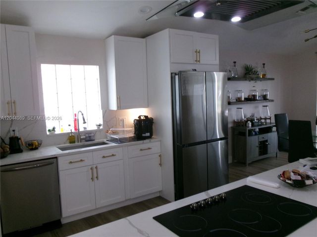 1971 Oak Berry Cir, Wellington, FL 33414