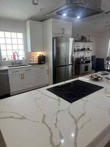 1971 Oak Berry Cir, Wellington, FL 33414