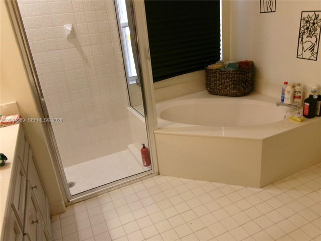 1971 Oak Berry Cir, Wellington, FL 33414